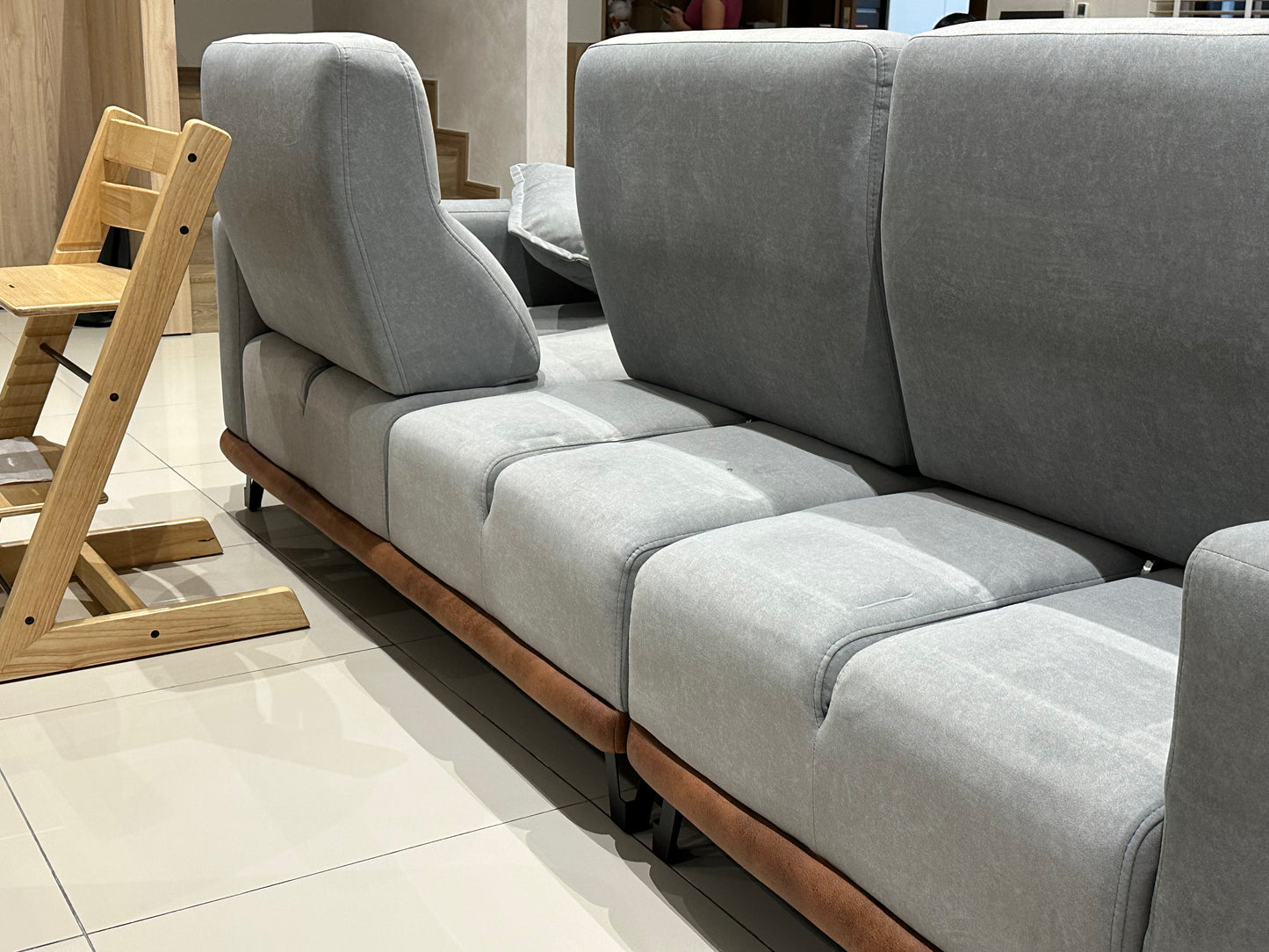BEVERLY 3-Seater Anti-Scratch Sofa